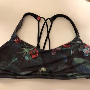 Lululemon Free to be bra